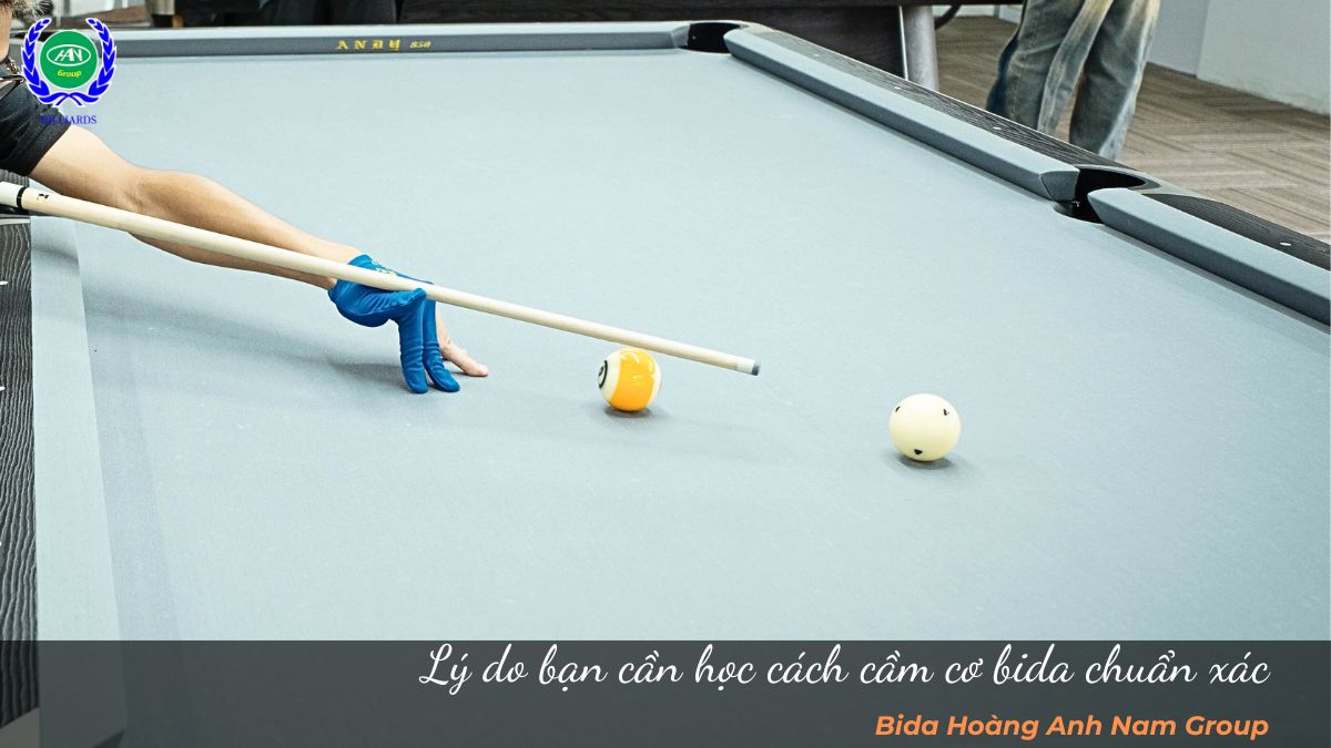 Lý do bạn cần học cách cầm cơ bida chuẩn xác