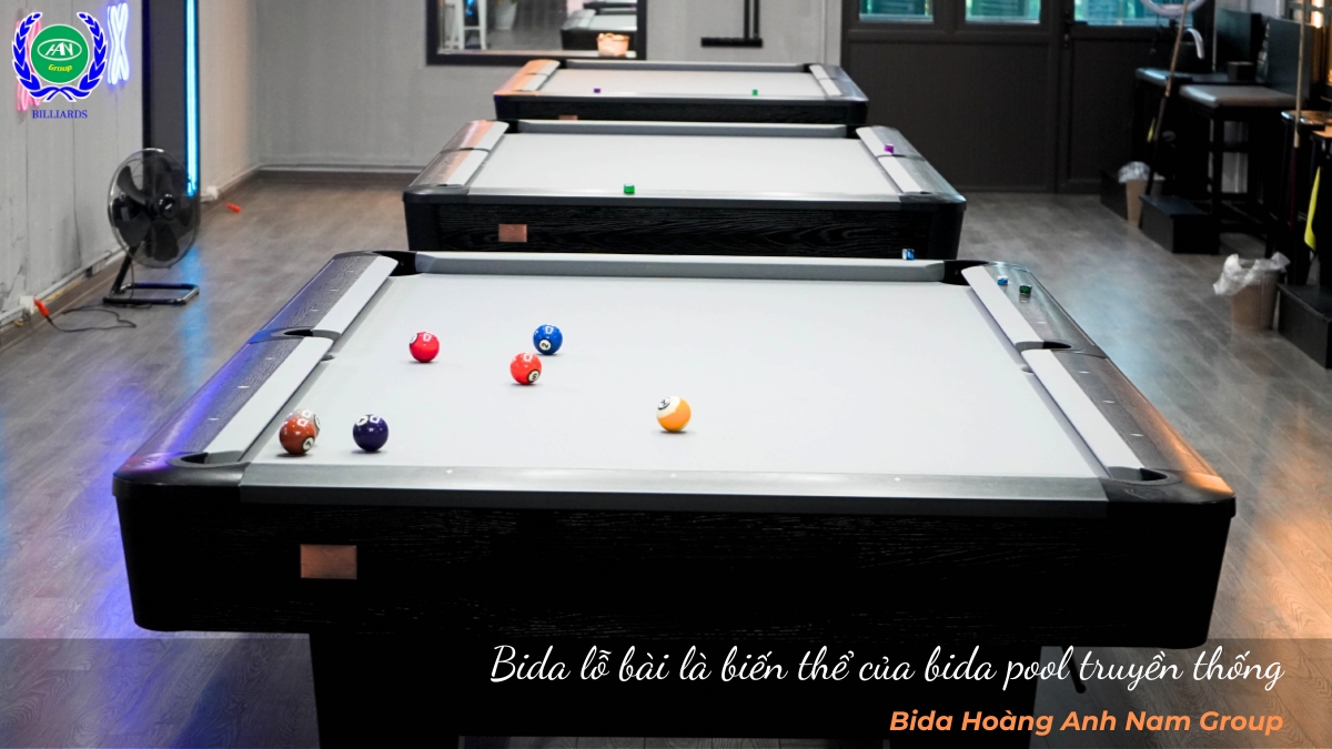 Bida lỗ bài là biến thể của bida pool truyền thống